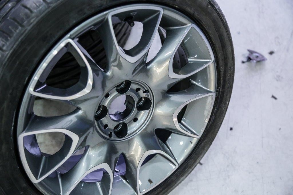 diamond-cut-alloy-wheels