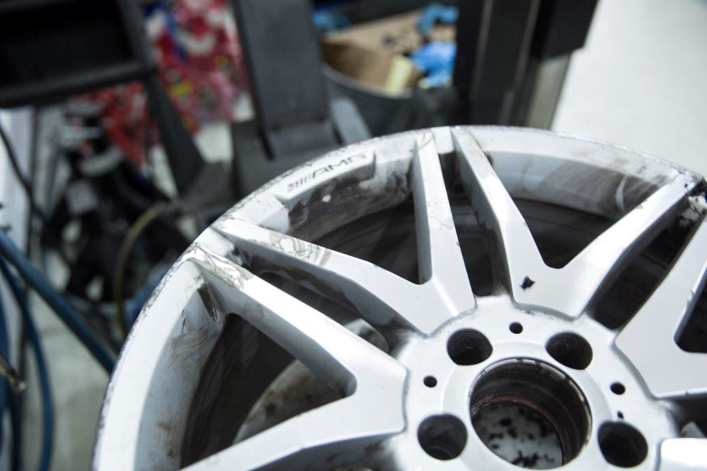 kerbed-alloy-wheel