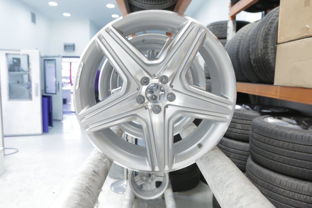 mercedes-gl-amg-alloy-wheel1