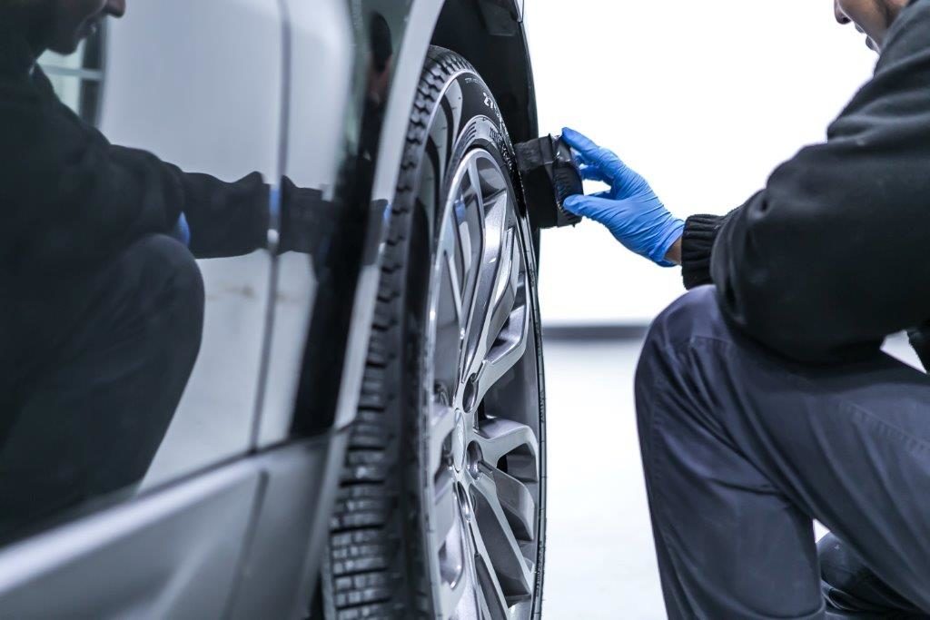 car-detail-dressing-tyre